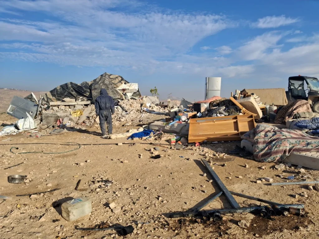 ההרס בגבעה הבוקר