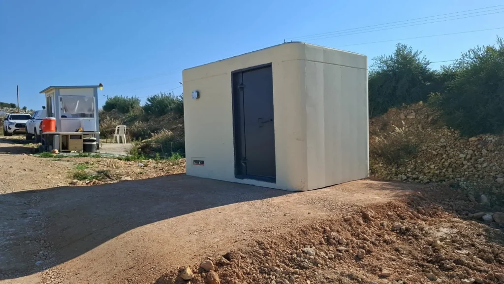 לראשונה מגוניות בחוות