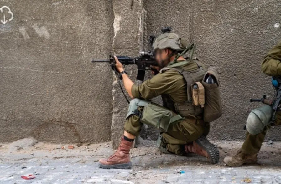 לוחמים במערב