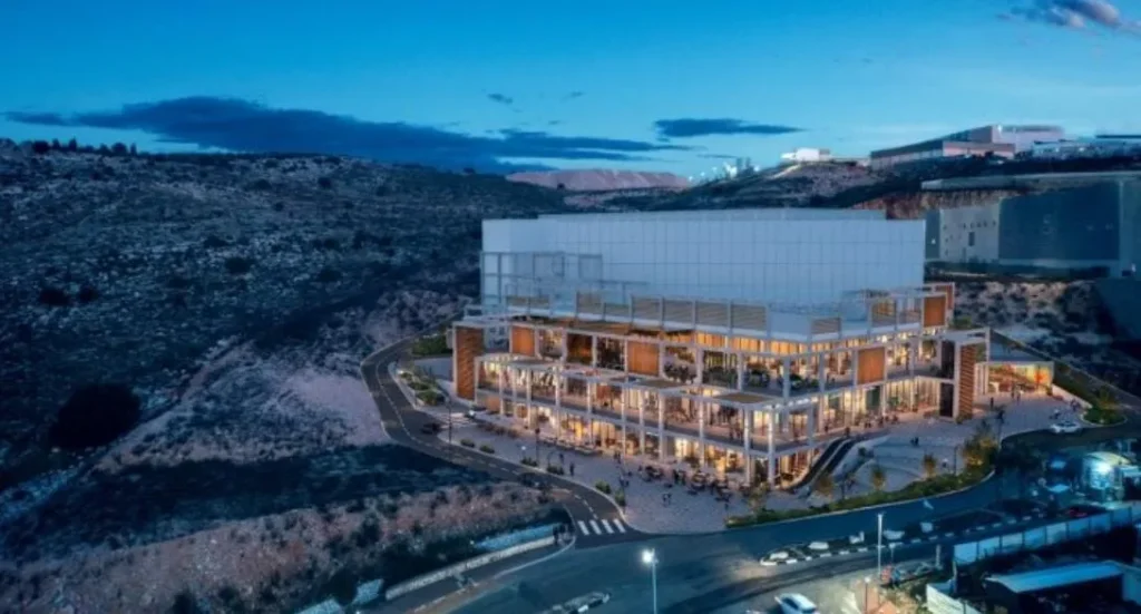 הדמיה של המרכז המסחרי החדש באריאל