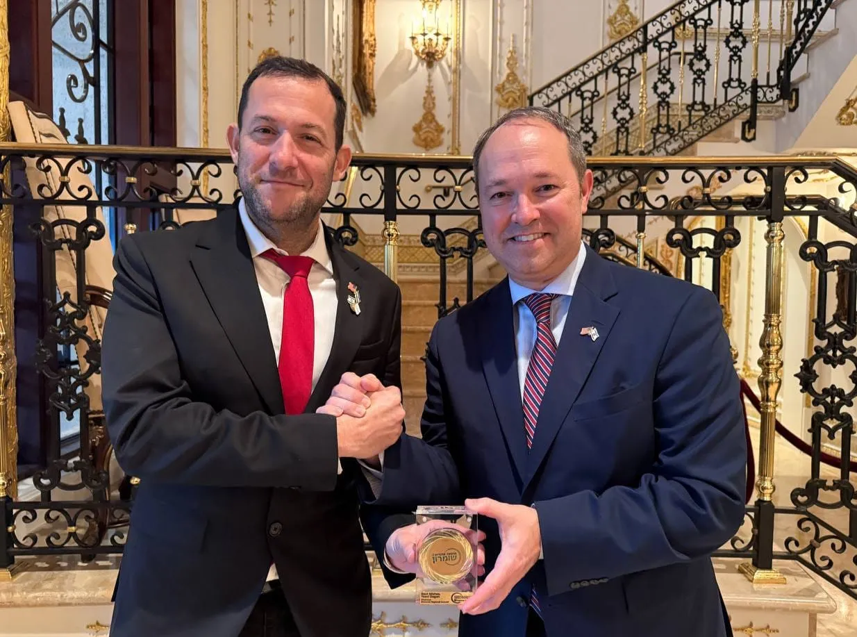 יוסי דגן וחבר הקונגרס מרלין סטצמן