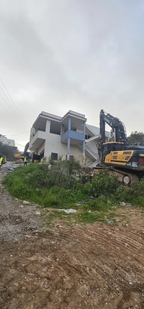 פעילות להריסת המבנים