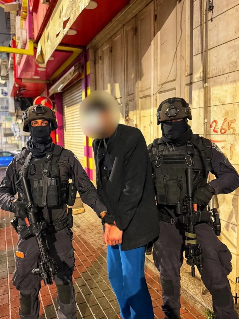 איש הדת הפלסטיני נעצר הלילה בשנתו על ידי המשטרה לאחר שהפיץ פרסומים מסיתים שקוראים בין היתר להשמדת מדינת ישראל
