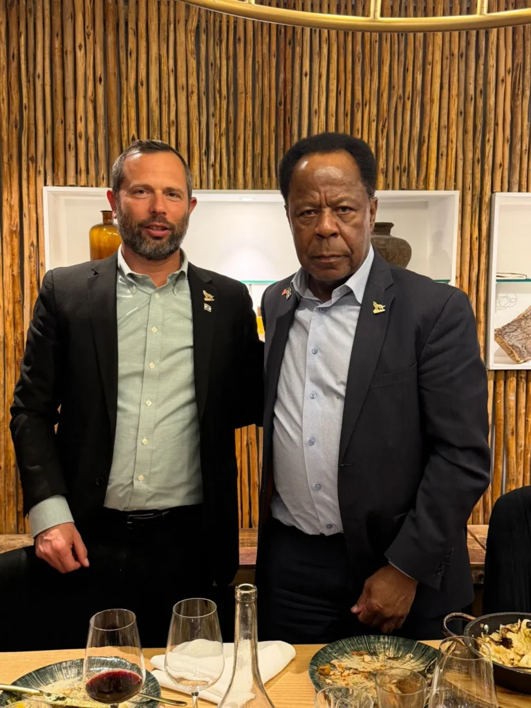 גנץ ויועץ טראמפ במפגש בבנימין