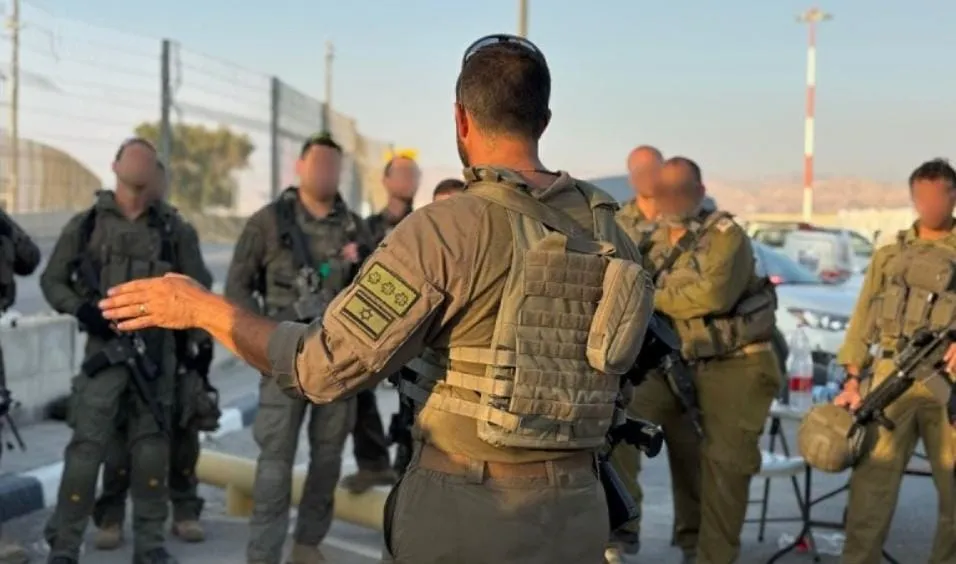 חיילים במעבר אלנבי