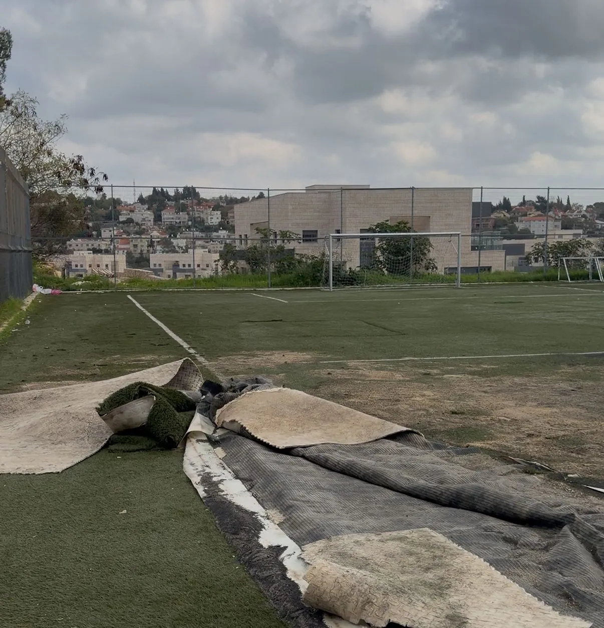 שיפוץ המגרש בקרני שומרון