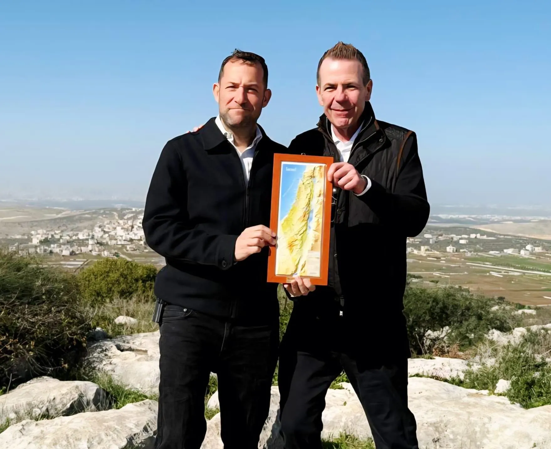 חבר הפרלמנט ההונגרי אנדראש לאסלו בביקור בשומרון עם יוסי דגן