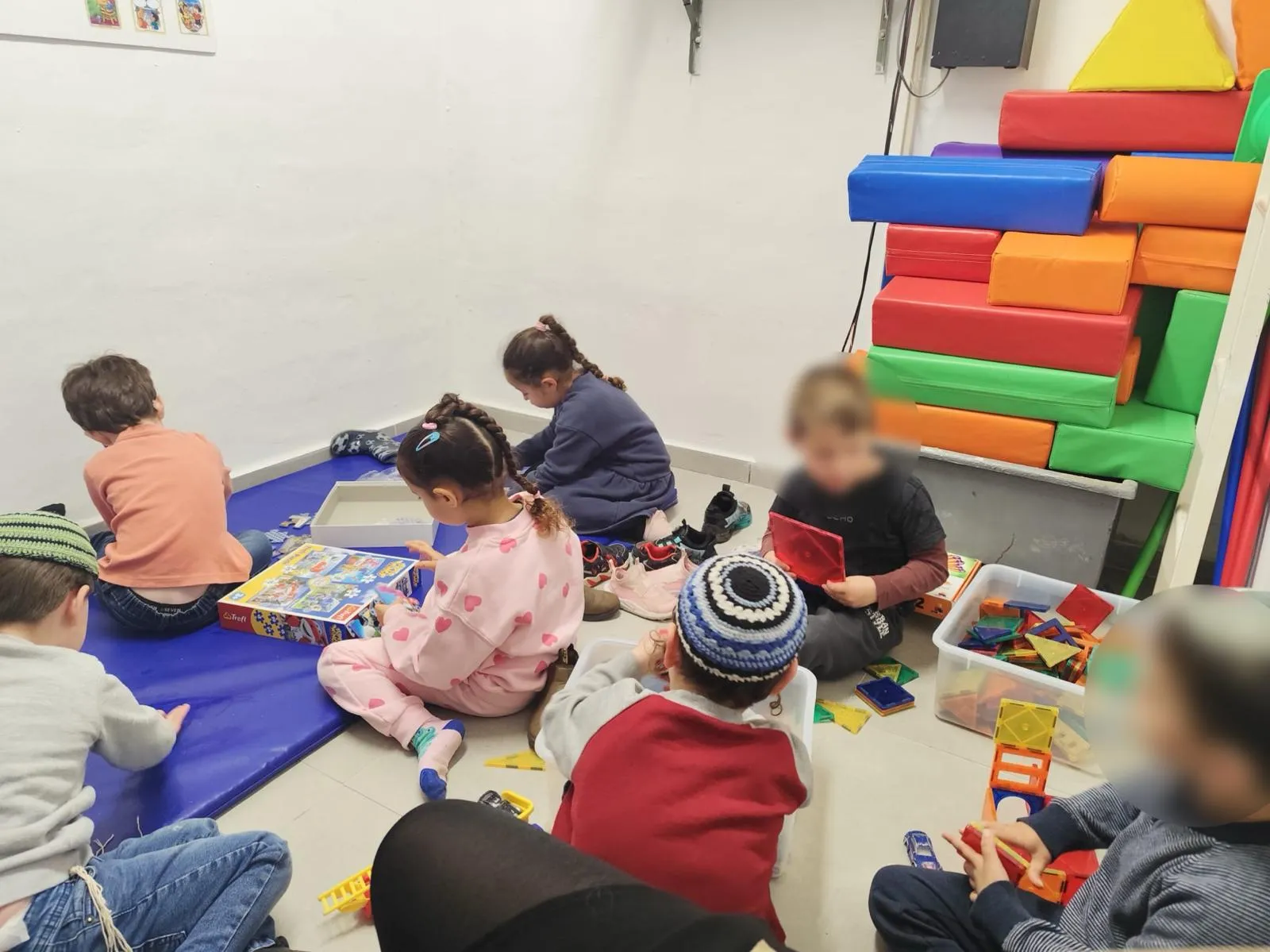 תיעוד מתוך הפעילות של רשת פרח