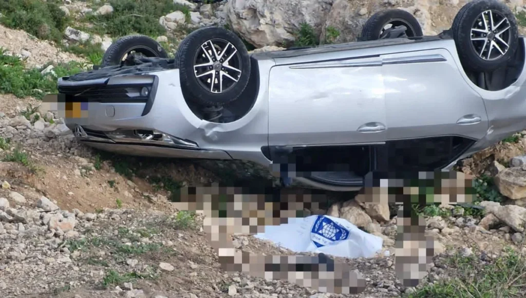 הרכב שהתהפך