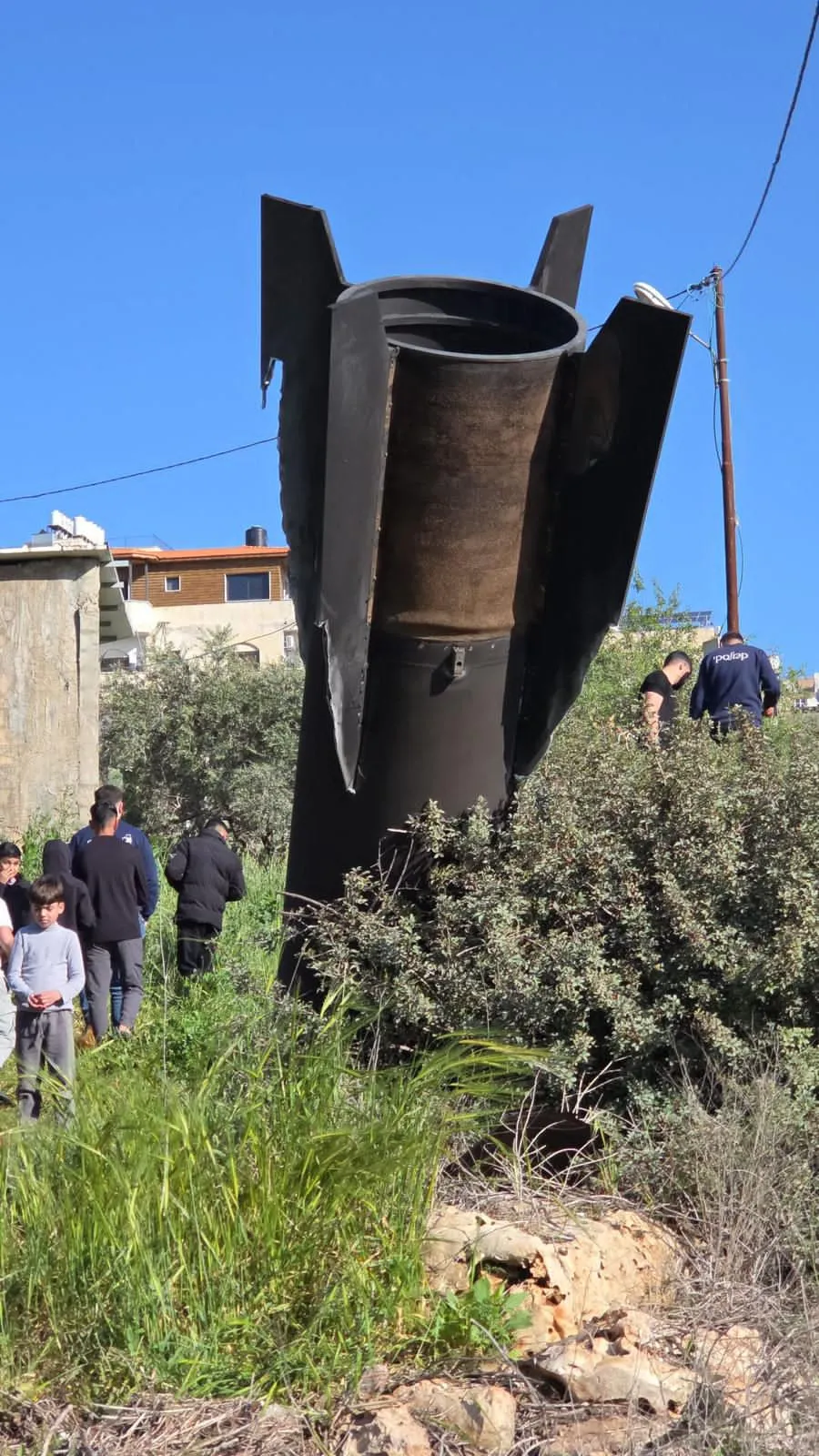 תיעוד: חלק טיל איראני ענק נפל בלב השומרון