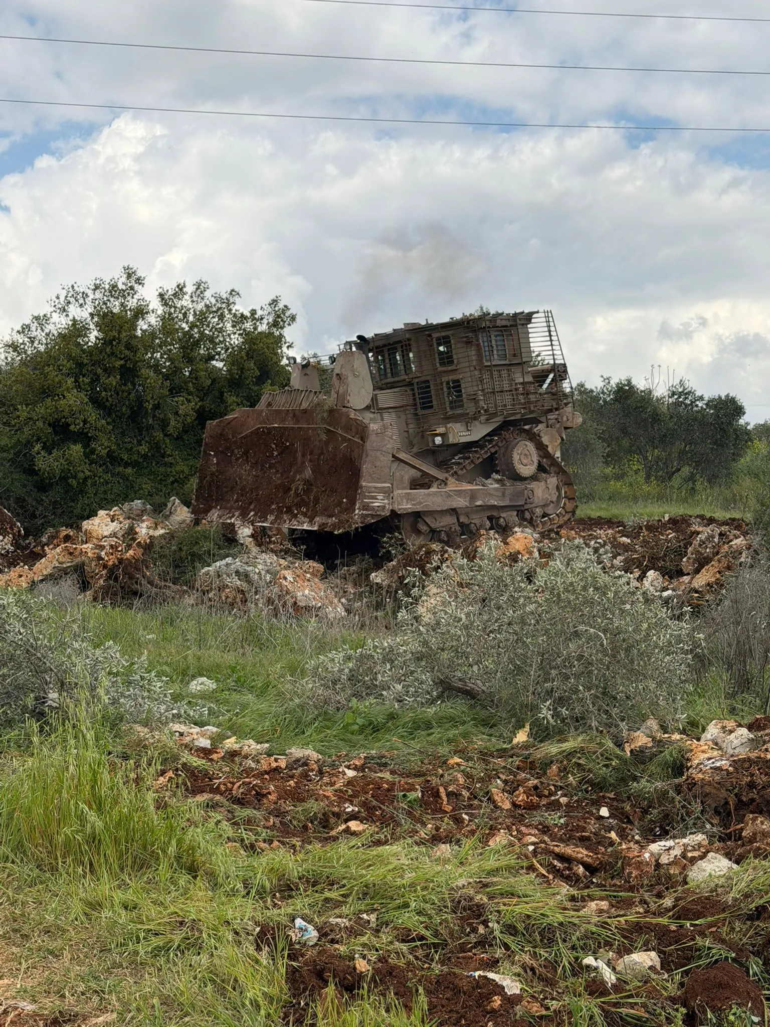 עבודות חישוף למניעת טרור בציר 55 סמוך לקרני שומרון