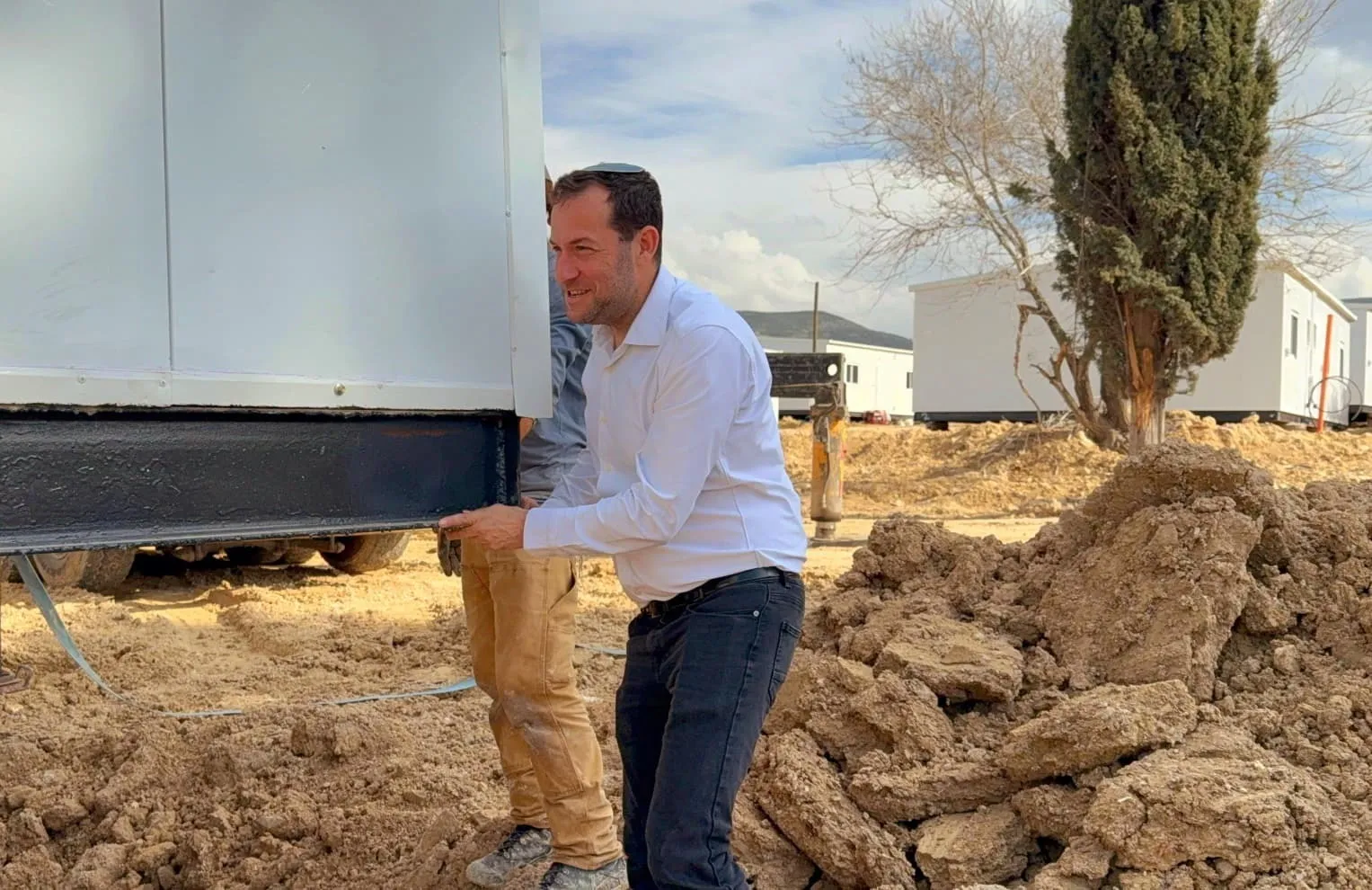 ​סגירת מעגל היסטורית: יוסי דגן חזר לביתו בשא-נור