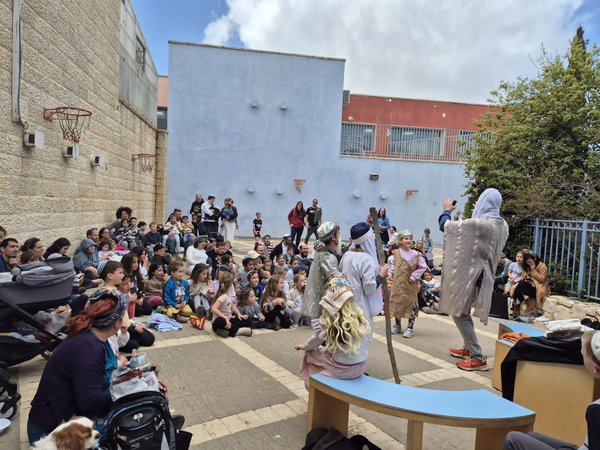 אלפים חגגו פסח בגוש עציון: "עם ישראל מצביע ברגליים"