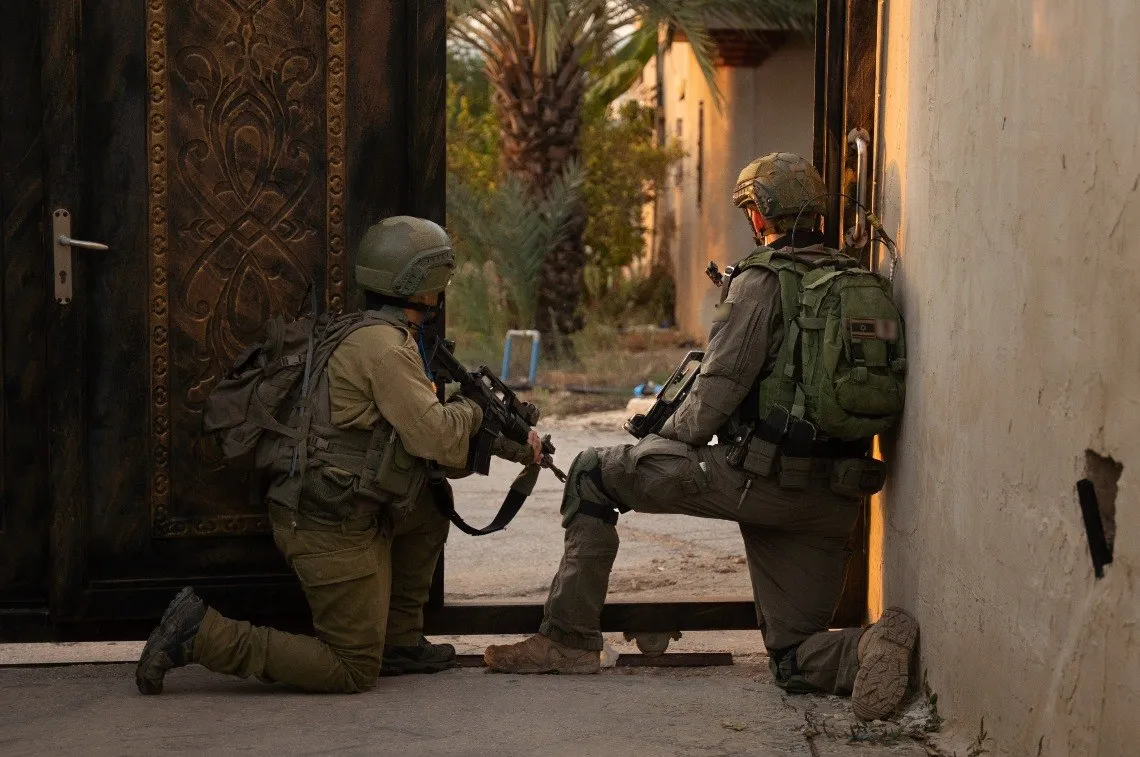 כוחות הביטחון החלו במבצע נרחב באזור חברון בתגובה לפיגוע הקשה