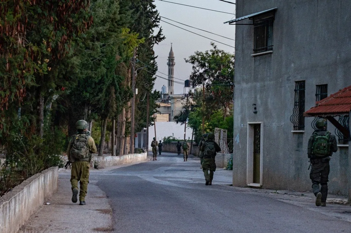 כוחות הביטחון החלו במבצע נרחב באזור חברון בתגובה לפיגוע הקשה