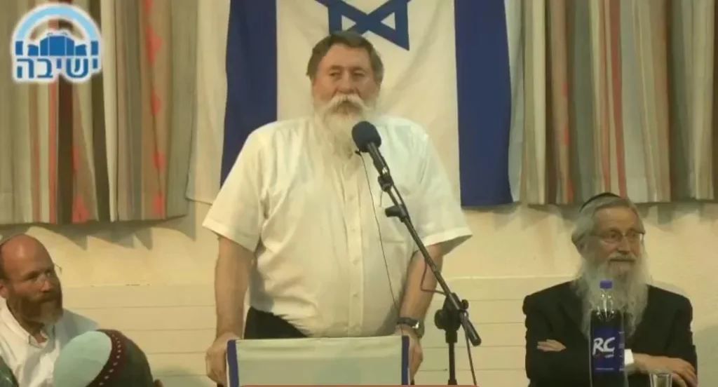 חבר הכנסת לשעבר יעקב כץ (כצל"ה) נואם ביום העצמאות בישיבת בית אל