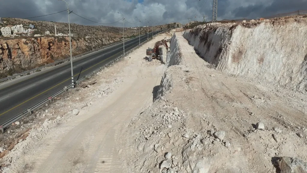 סלילת כבישים חדשים בבנימין
