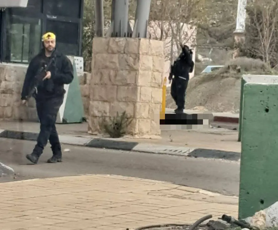 סוכל פיגוע דקירה במחסום המנהרות סמוך לירושלים