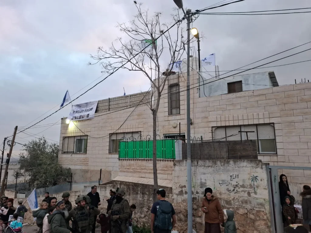 המבנים שנקנו מערבים בחברון
