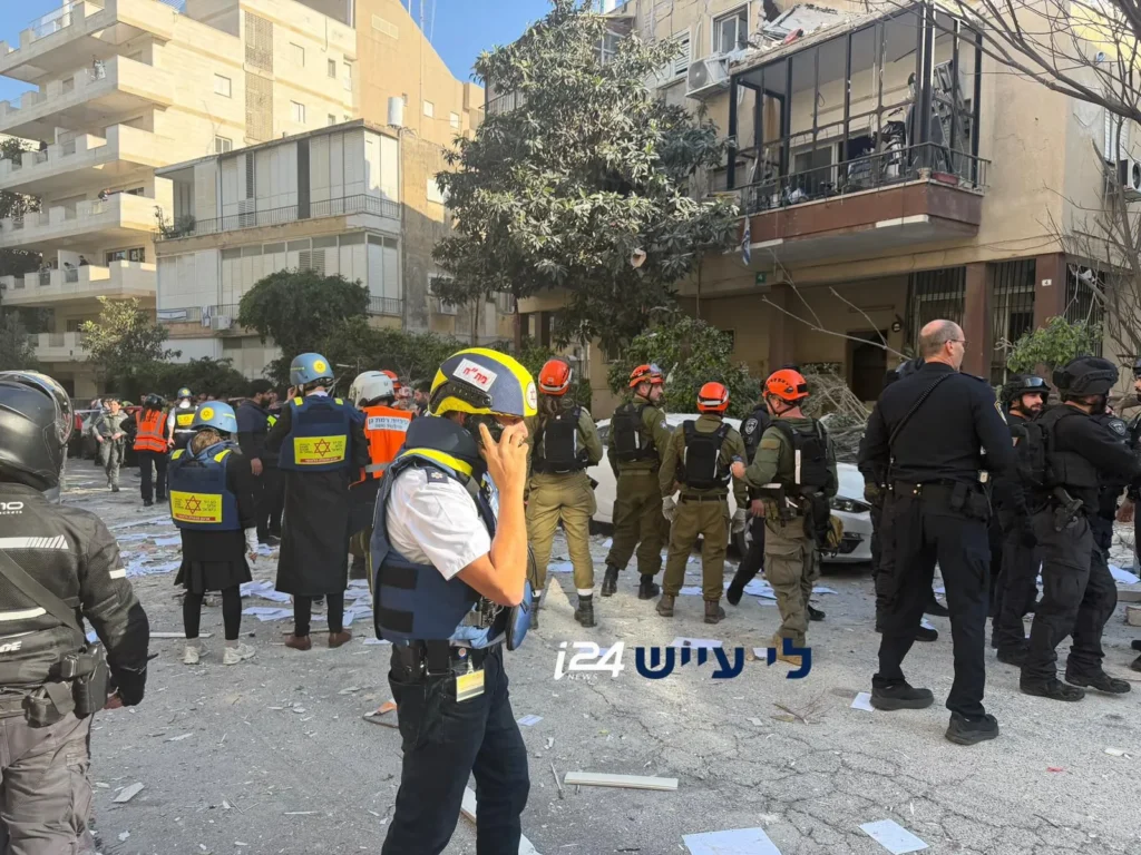 מהזירה