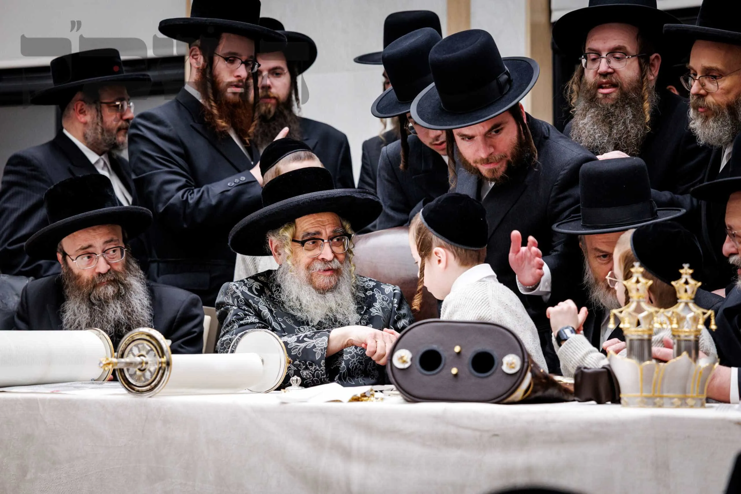 מזעזע: 11 נפשות ברכב אחד - תינוק בידיים וילדה בבגאז'