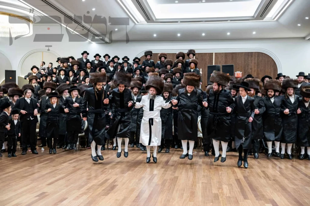 'וְ֭גִילוּ צַדִּיקִ֑ים': שמחת החתונה בבית קרעטשניף סיגעט וויליאמסבורג -האניפאלי -נדבורנא לינסק -נאפקאר