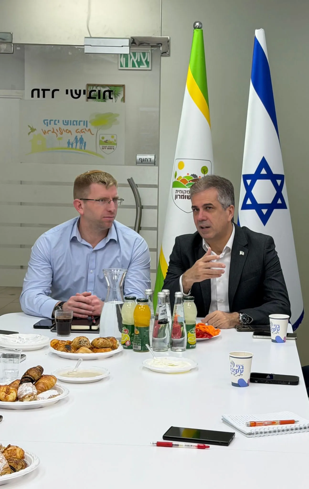 הרב אלי כהן בפגישה עם ראש מועצת קרני שומרון יהונתן קוזניץ