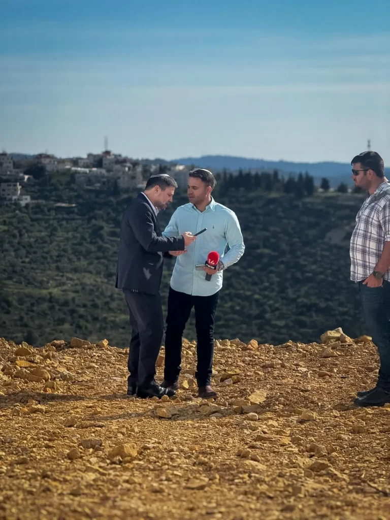 כתב ערוץ 14 חשף את הפייק – בחדשות 13 נלחצים ומאיימים בתביעה