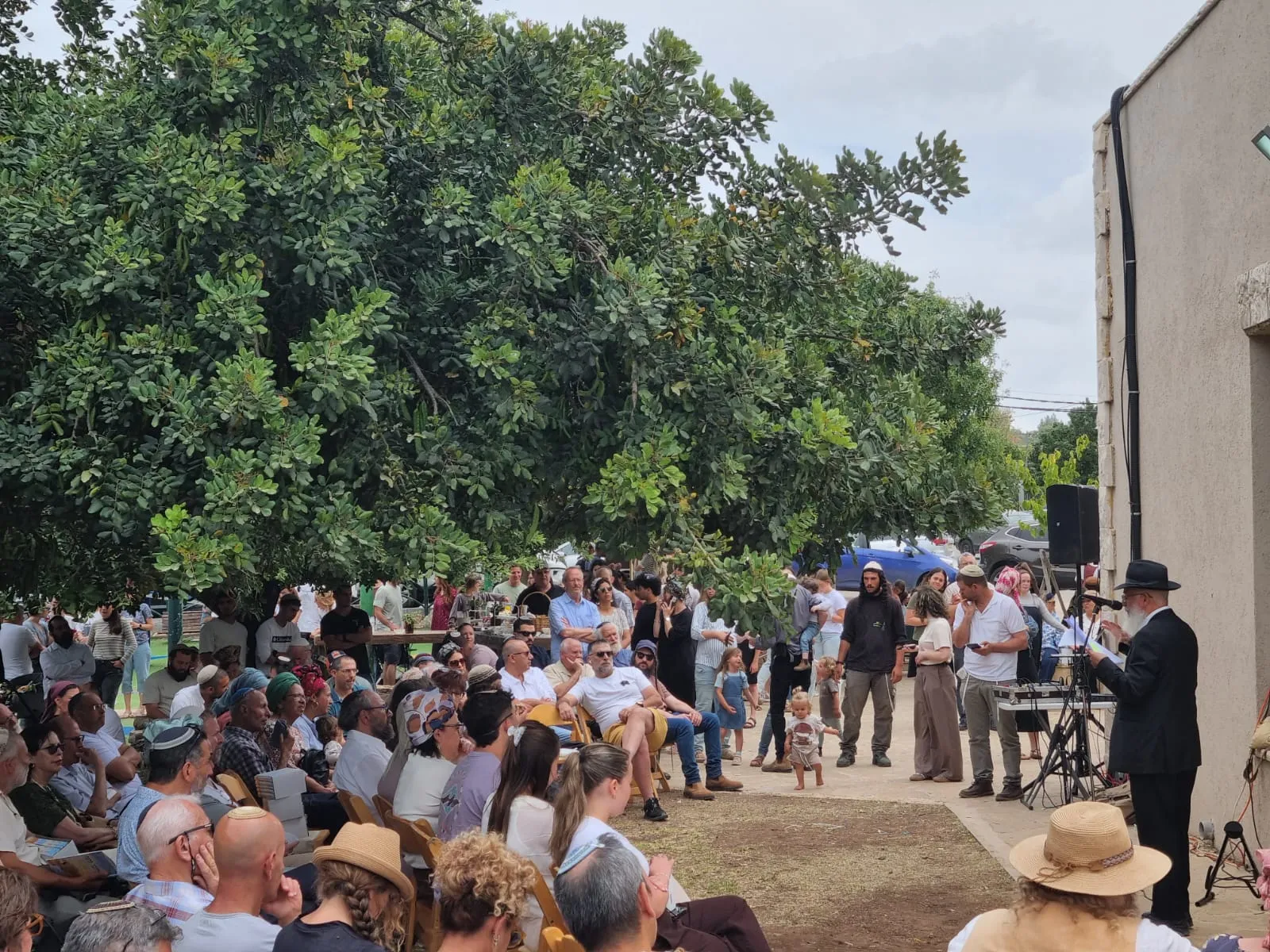 האזכרה של עורך דין דורון ניר צבי ביישוב חוות יאיר 
