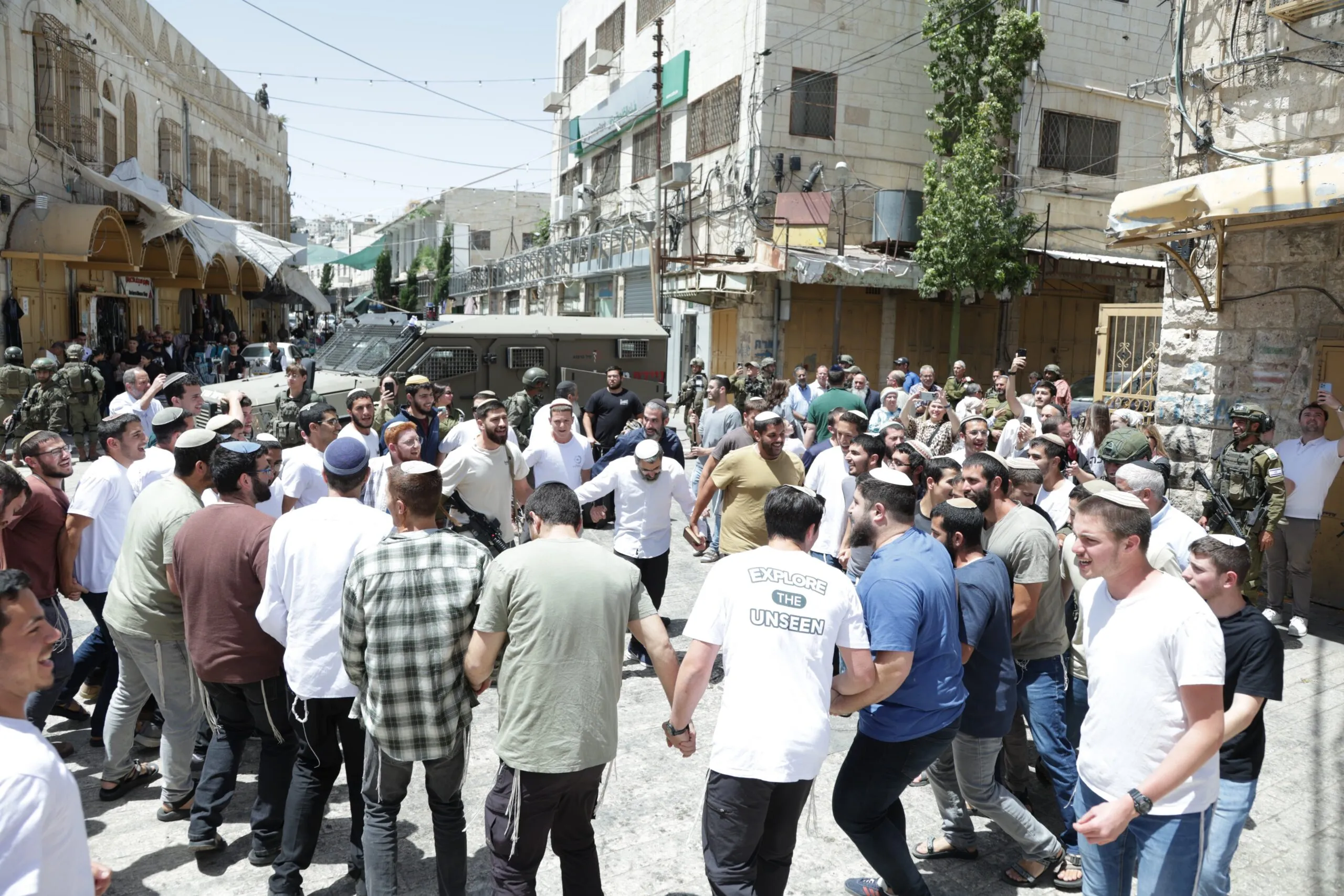 לראשונה מאז תרפ"ט: תלמידי ישיבה נכנסו ל"בית ולירו" בחברון