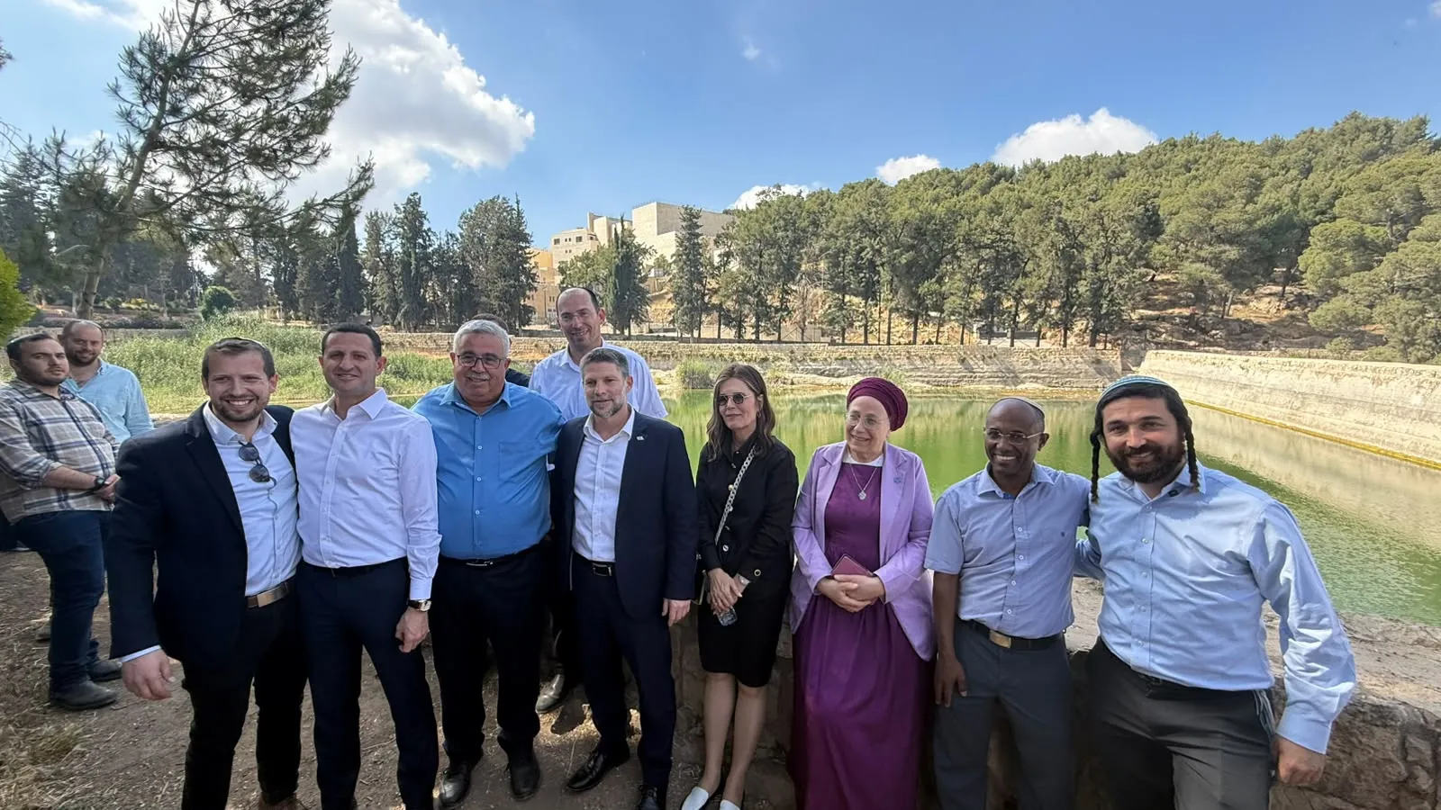 סמוטריץ' בבריכות שלמה: "הזוי שזה בידי הרש"פ, נשנה זאת"