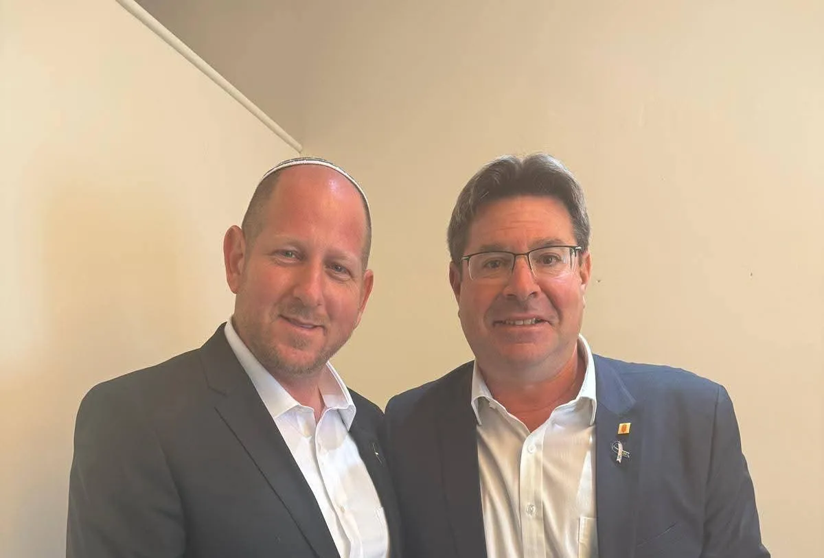 לבד מול החרמות: נציג יו"ש היחיד במשלחת בניו יורק