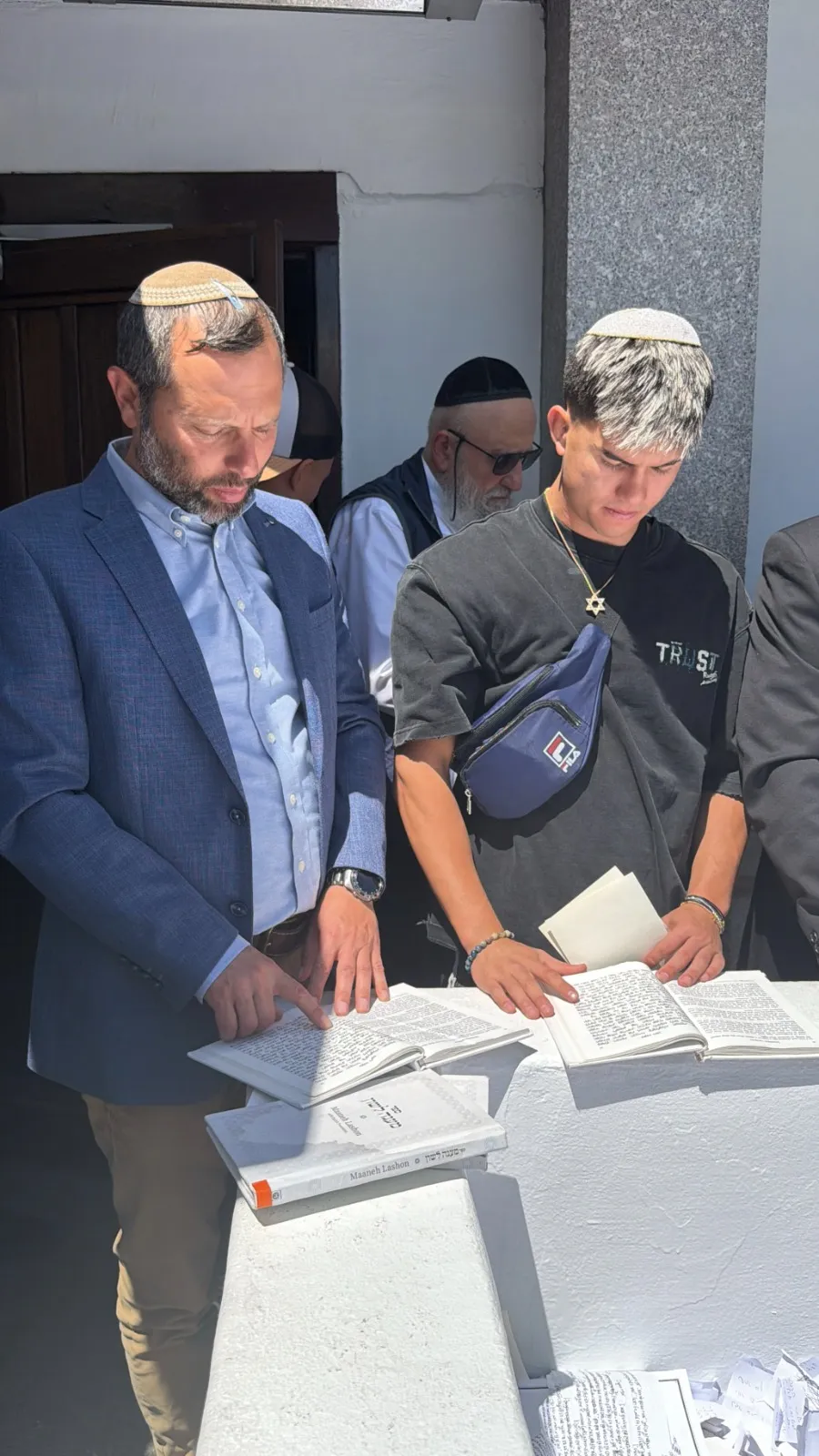 אהבת השם גורדון וראש מועצת בנימין ישראל גנץ בציון הרבי מלובביץ