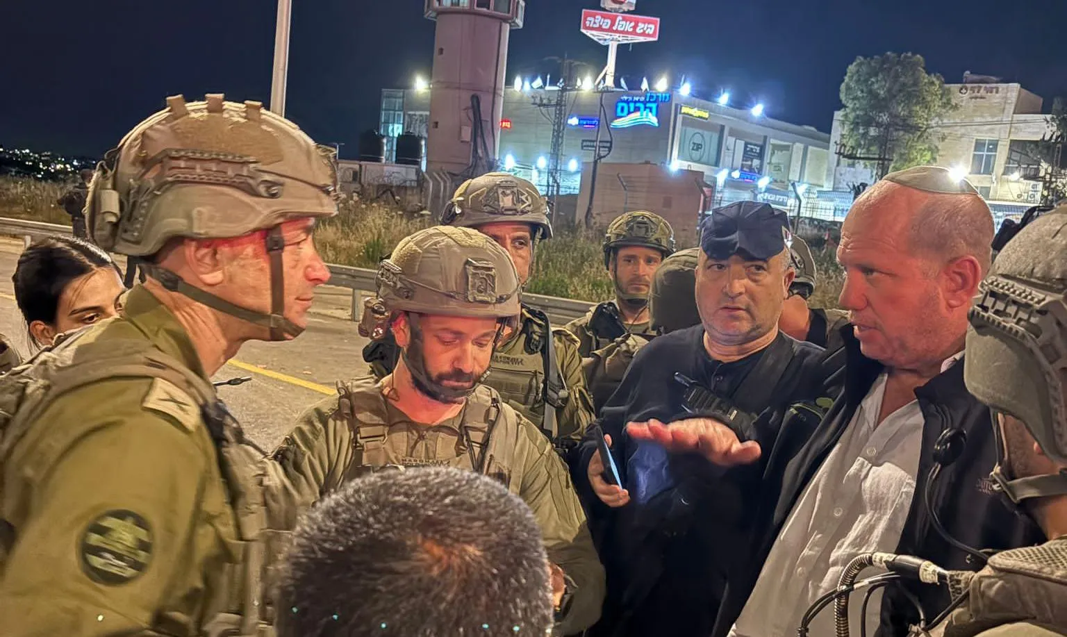 ראש המועצה בזירת הפיגוע: "נמשיך לבנות ולהיאחז בהר הטוב הזה"