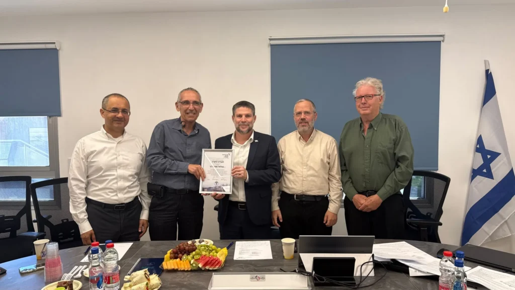 סמוטריץ' נפגש עם פצועי המלחמה באוניברסיטת אריאל