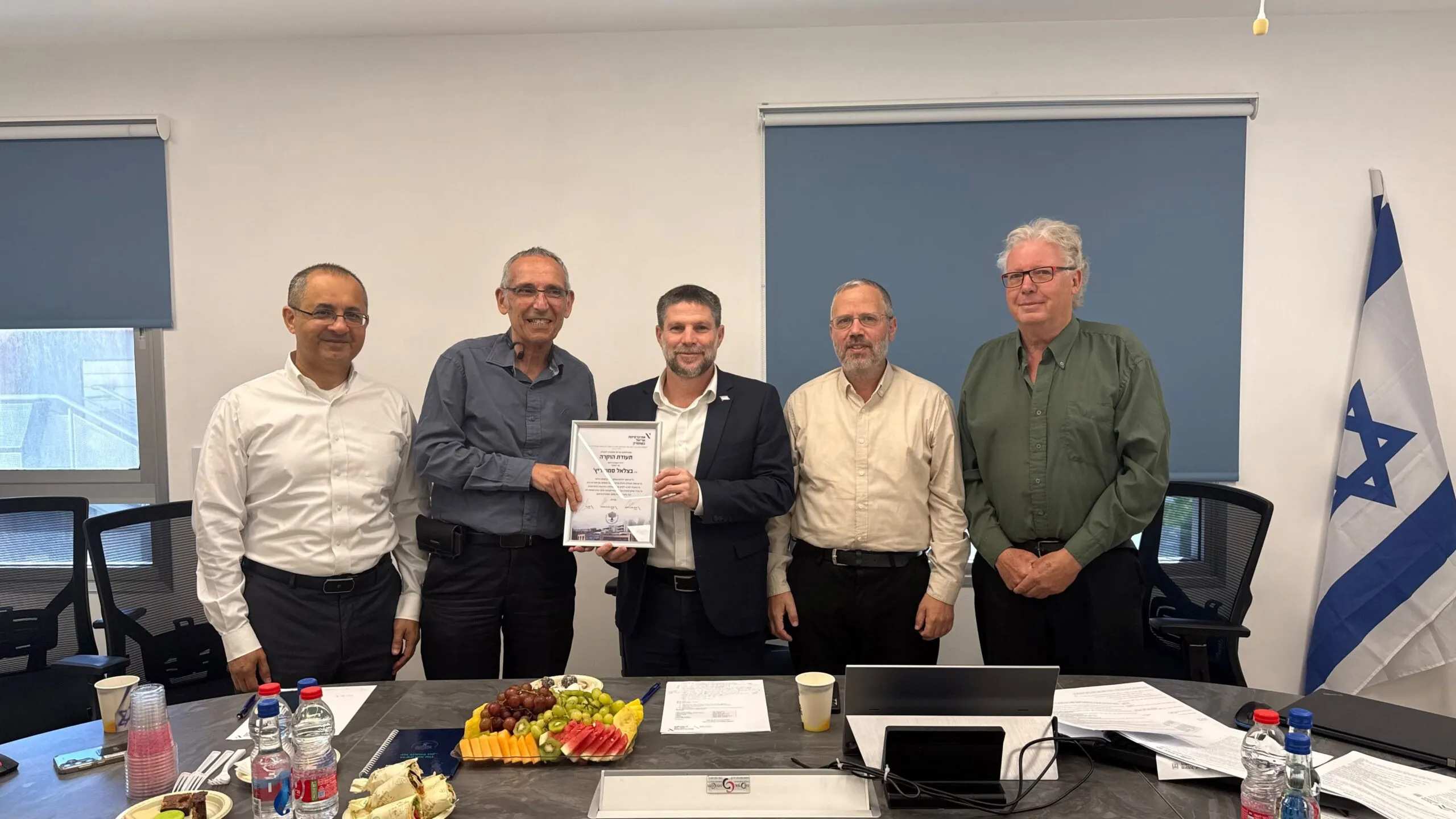 סמוטריץ' נפגש עם פצועי המלחמה באוניברסיטת אריאל