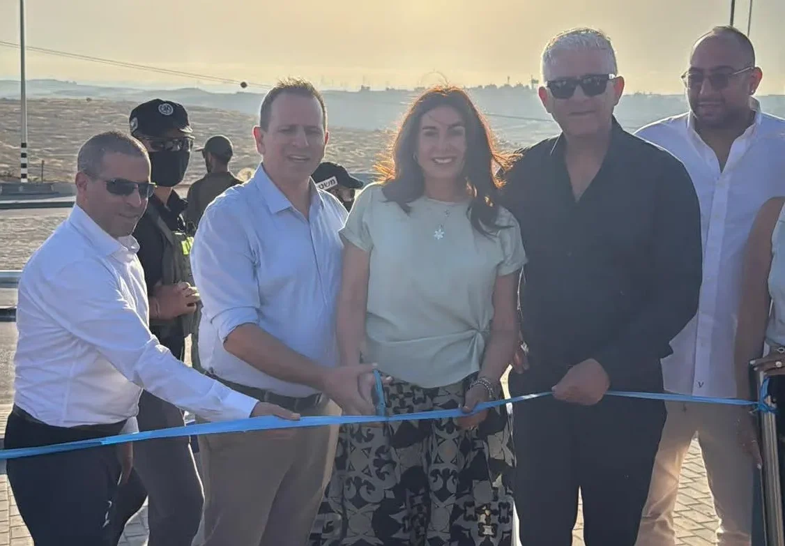 בהשקעת ענק: נחנכה כיכר עופרים בכניסה לבית אריה