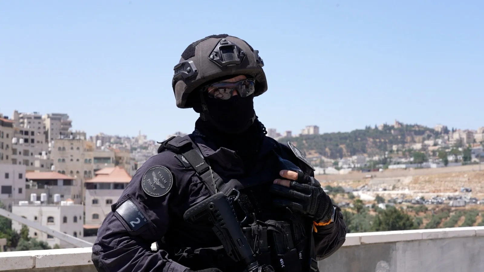 תיעוד מיוחד: נשק ותחמושת צה"לית נתפסו בכפר הפלסטיני