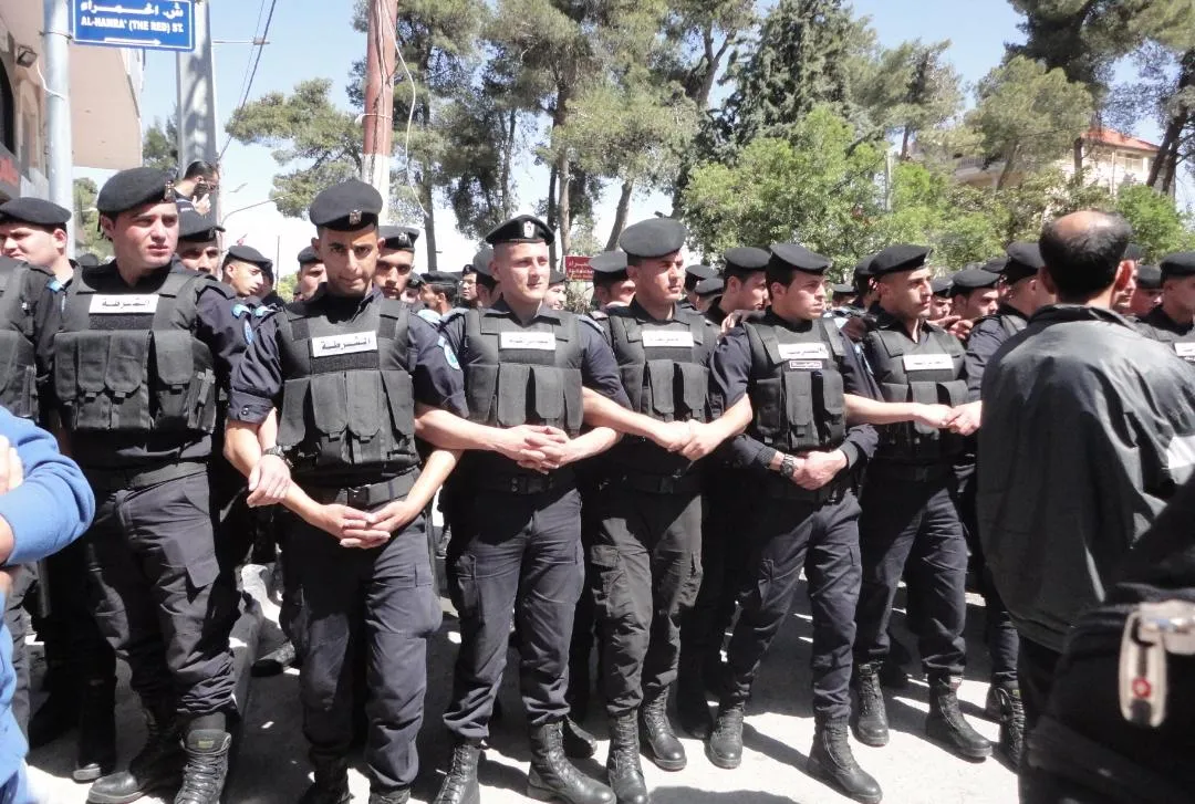 סיכון ביטחוני: כוח חמוש של הרש"פ פעל שעות בצירים מרכזיים