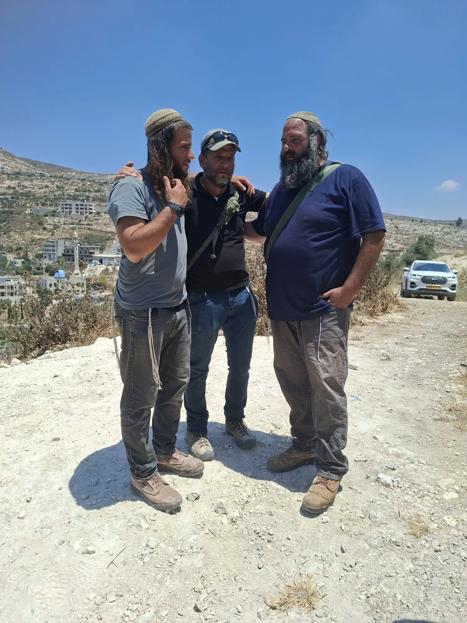 משפחת שרמן ואליאב ליבי במקום