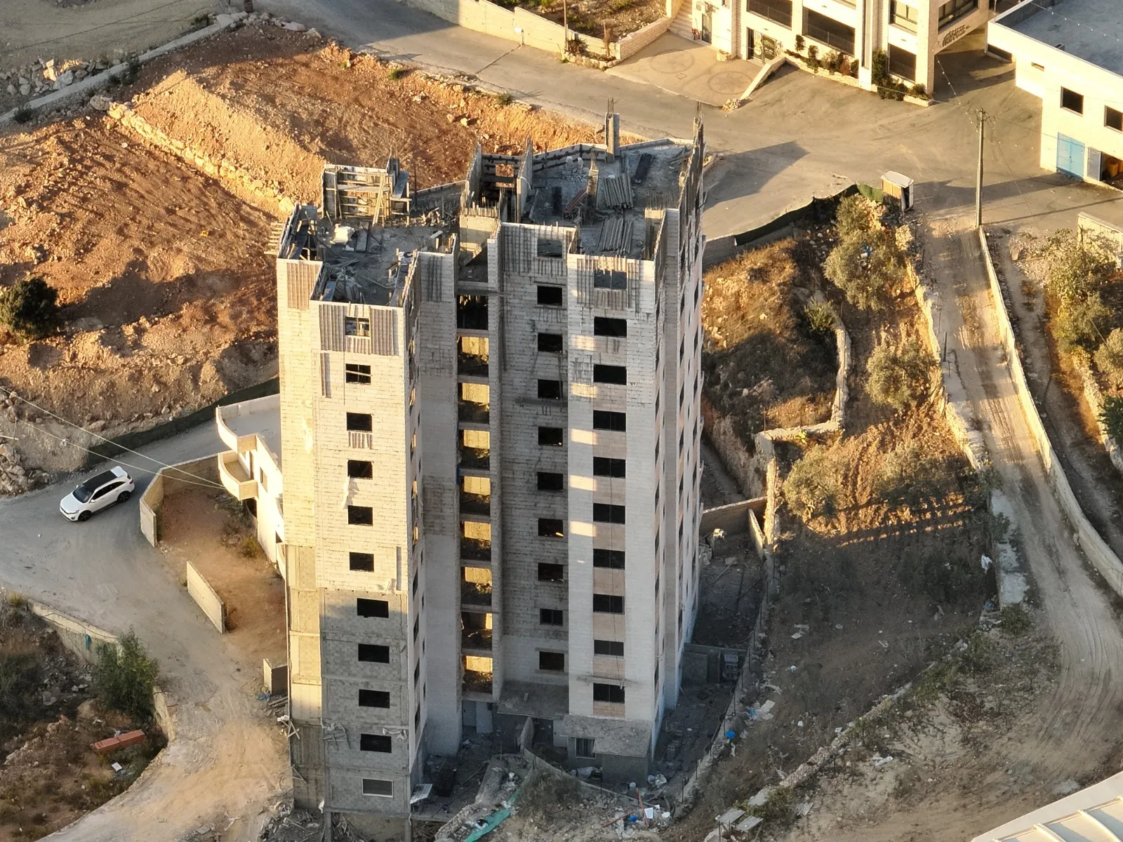 המבנים הבלתי חוקיים שמוקמים בכפר אל-ולג'ה בעוטף ירושלים