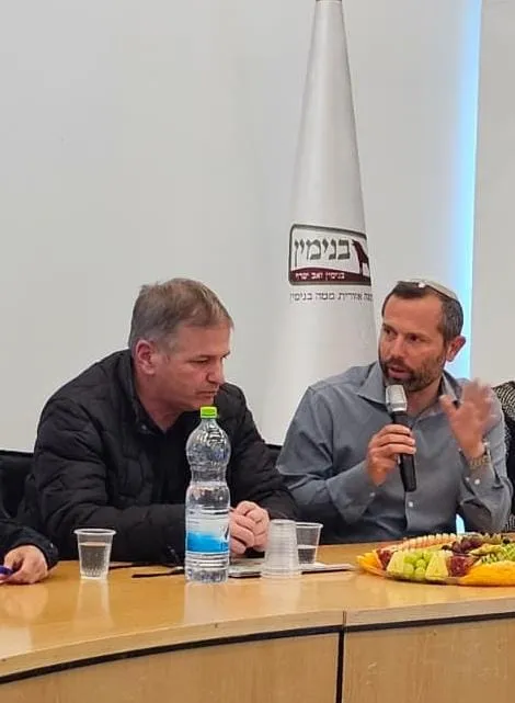 ההפתעה של שר החינוך לראש מועצת בנימין