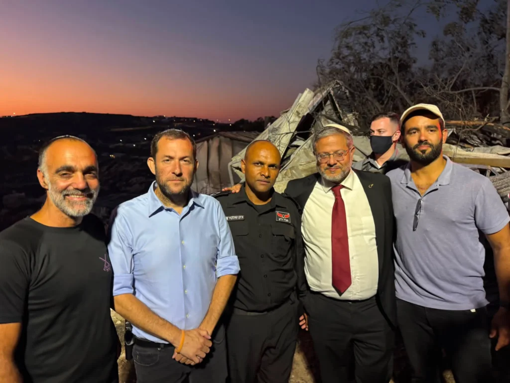 אחרי השריפה הקשה: השר בן גביר בביקור מיוחד בחוות גלעד