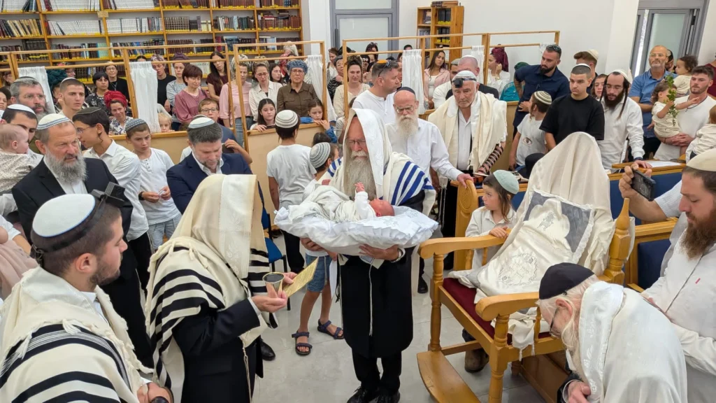 מרגש: ברית לבנו של בניה סמוטריץ' שנפצע בלבנון