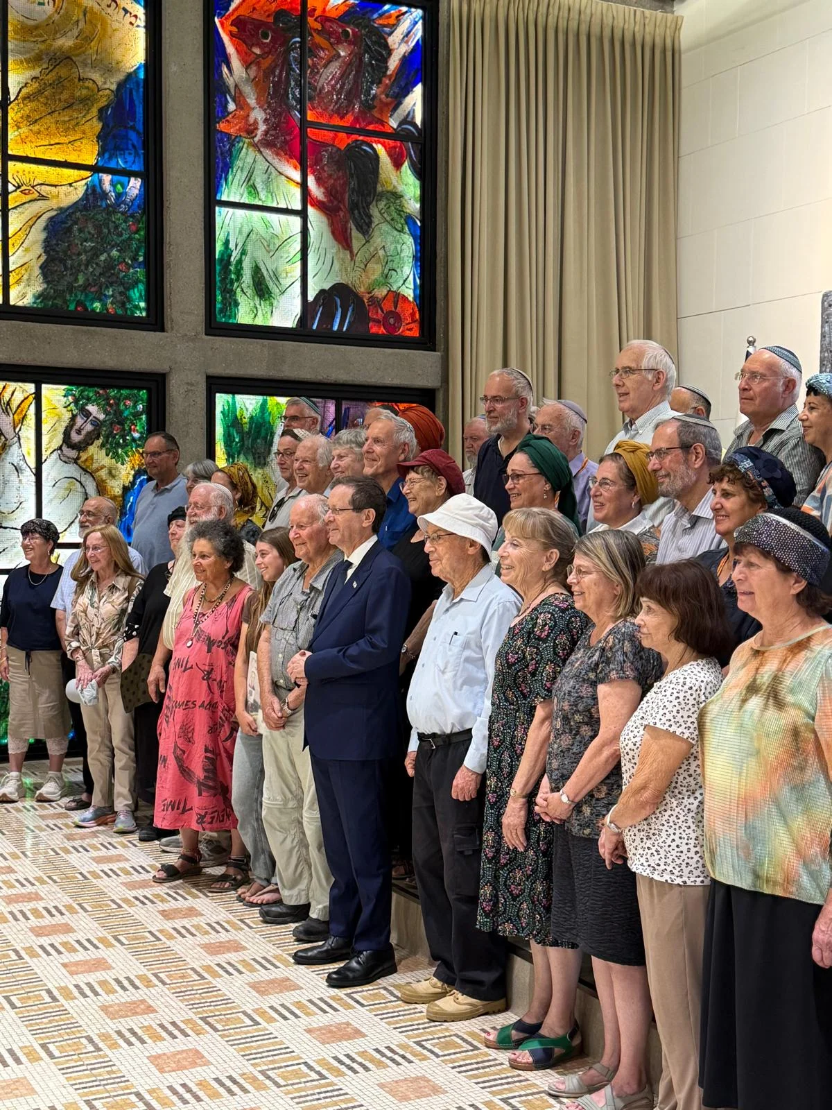 נשיא המדינה יצחק הרצוג עם תושבי משואות יצחק