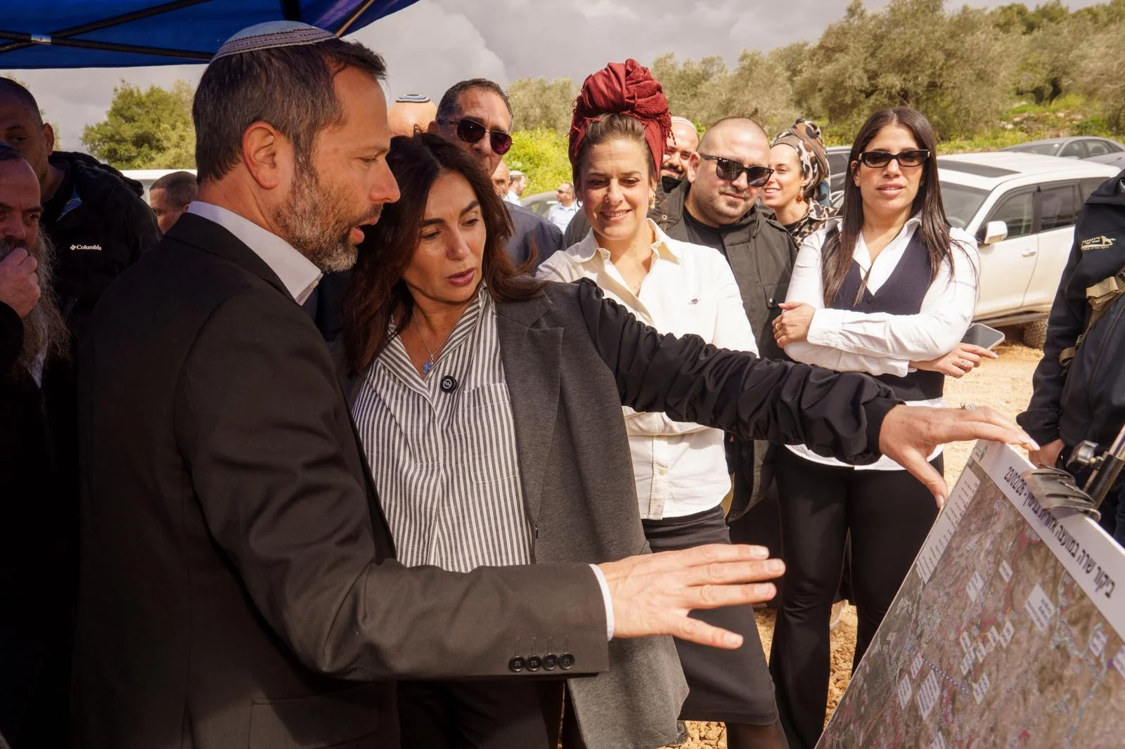 שרת התחבורה מירי רגב בסיור תחבורתי עם ראש מועצת בנימין ישראל גנץ