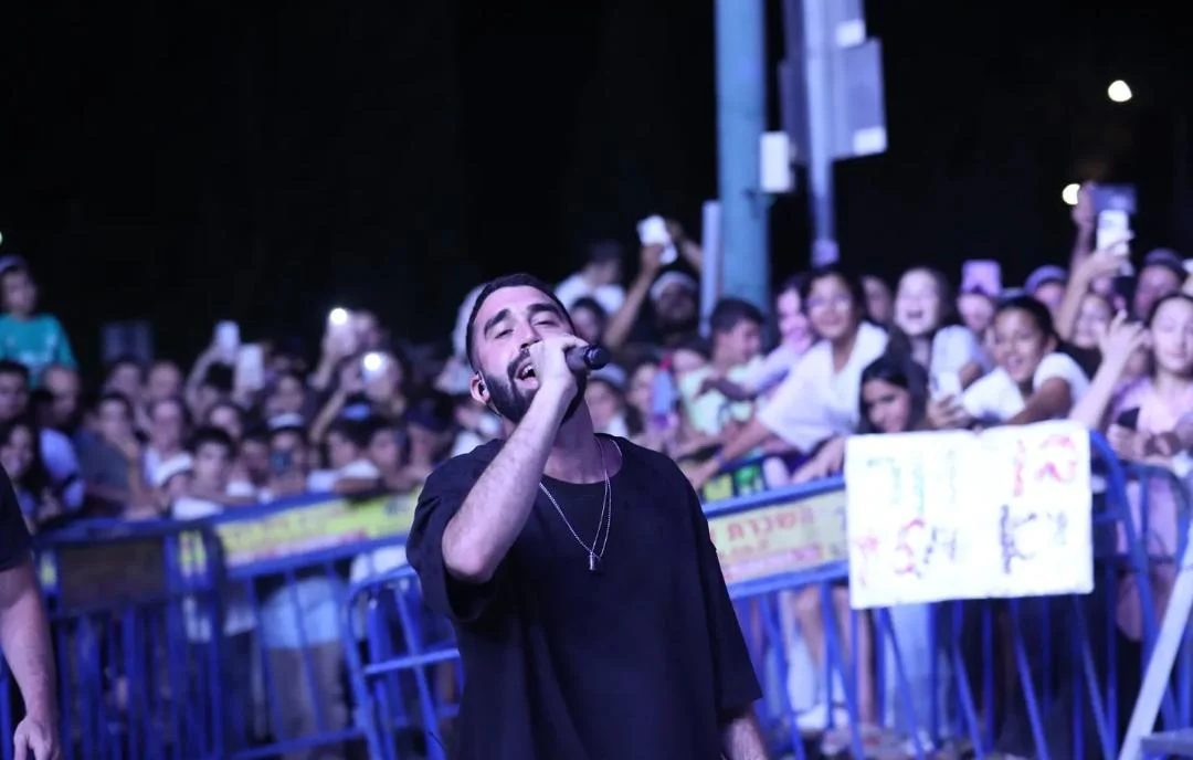 מופע סיום קיץ של בן צור בקרני שומרון