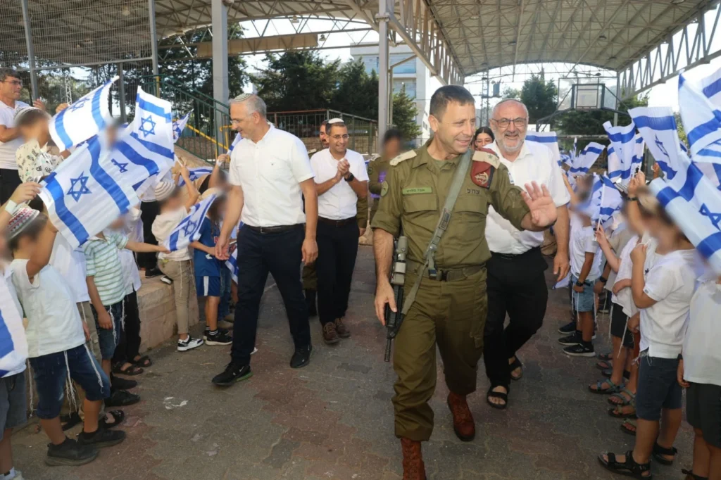 אלוף פיקוד מרכז בבית אל: "האזרח חי שגרה - והטרור פוגש צבא"