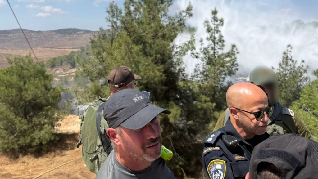 שריפה סמוך ליישוב גבעות: קו בתים ראשון פונה, מטוסים הוזנקו