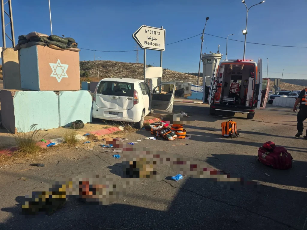 פיגוע דריסה בכביש 443: חייל פצוע אנוש במקום, המחבל חוסל